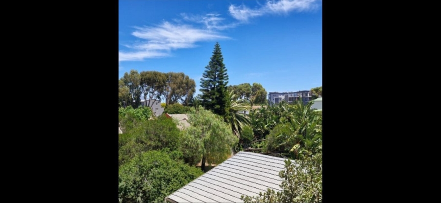 1 Bedroom Property for Sale in Table View Western Cape